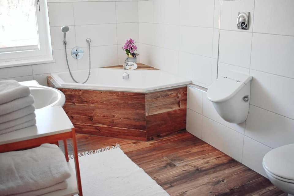 Braito'S Seaside Lodges Und Suites Haldensee Rom bilde